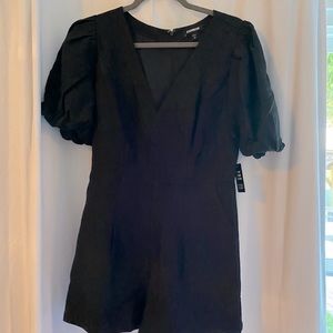 Express V Neck pouf sleeve romper. Size small
